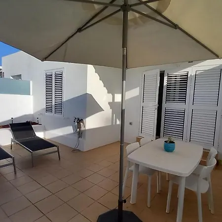 Vakantiehuis Casa Ila Flower Playa Honda (Lanzarote)